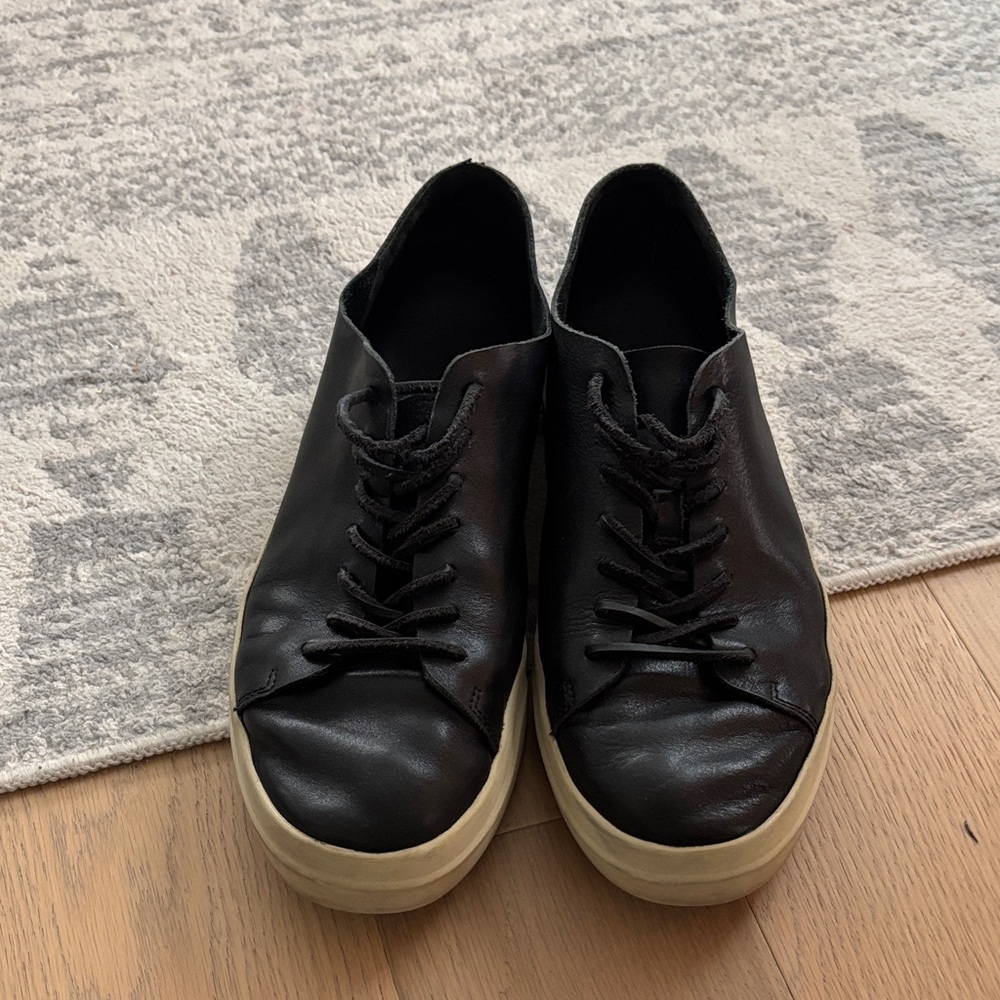 Vince Black and Cream Men's Sneakers - Picture 3 of 4